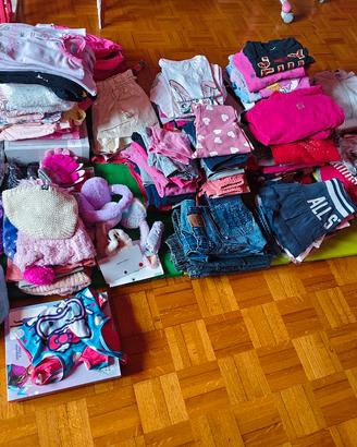 Lotto vestiti bambina 4 anni