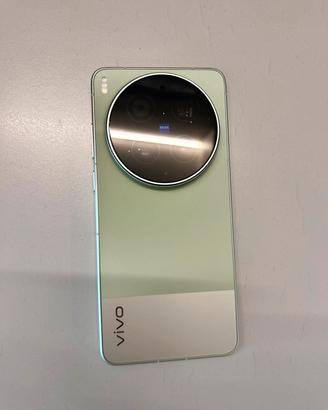 Vivo X300 ultra 