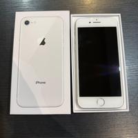 iPhone 8 64 GB argento con scatola e accessori