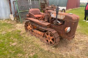 Trattore e attrezzatura agricola