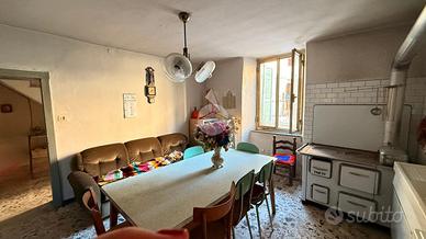 CASA SEMINDIPENDENTE A PASPARDO