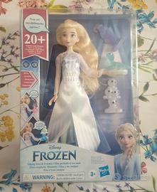 Bambola Frozen Elsa parlante e i suoi amici Disney