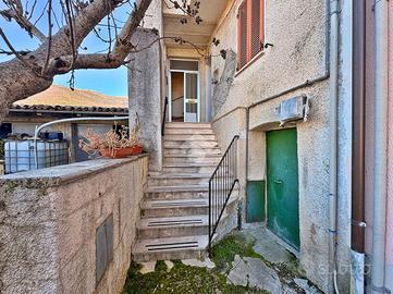 6 LOCALI A GUALDO TADINO