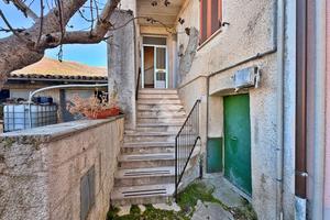 6 LOCALI A GUALDO TADINO