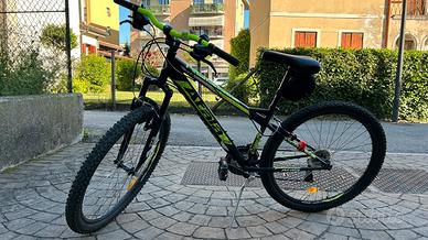 Bicicletta mountain bike ragazzo