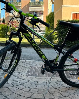 Bicicletta mountain bike ragazzo