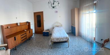 Camera in via Giovanni della Casa n.20
