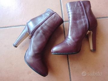 2 paia stivaletti in pelle 