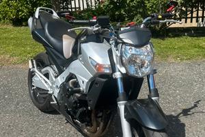 Suzuki GSR 600