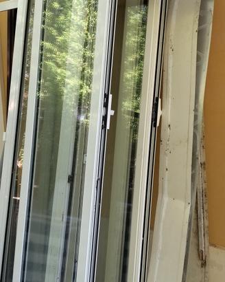 Finestre e portefinestre varie dimensioni 