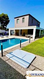 ALTAVILLA MILICIA: VILLA CON PISCINA