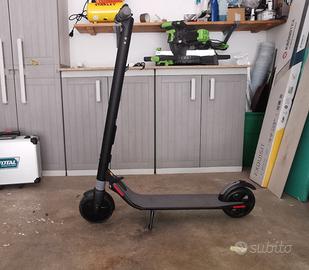 Monopattino Segway ninebot es1