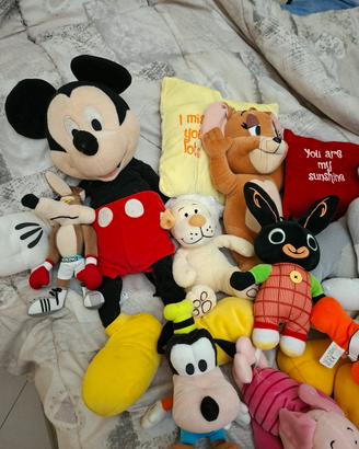 peluches vari personaggi 