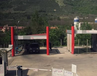 pali decorativi rossi in alluminio mix autolavaggi