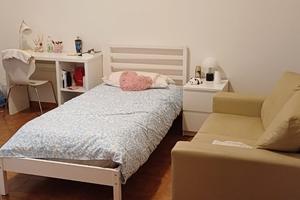 Stanza singola con aria condizionata e balcone