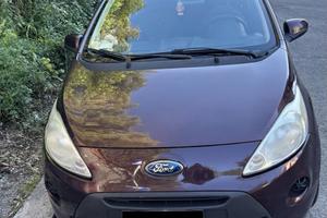 Ford ka benzina 1300