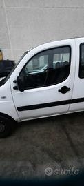 FIAT DOBLO 2009 - PORTA ANTERIORE SINISTRO