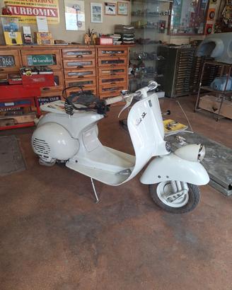 Piaggio Vespa 125 (VN) Farobasso