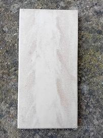 piastrelle rettangolari beige