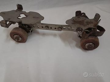 Antico pattino regolabile