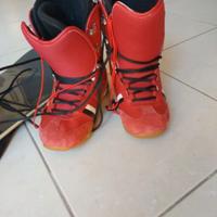 Snowboard boots