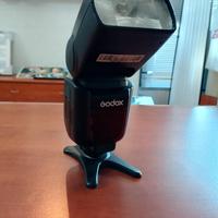 Flash Godox TT600 – Potente e universale, sistema