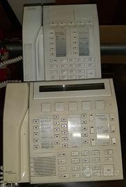 Centralino telefonico con due telefoni