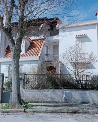 Villino dall'eleganza sobria e suggestiva