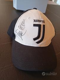 cappello Juventus con firma