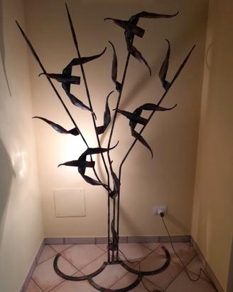 Lampadario da terra ferro battuto design moderno