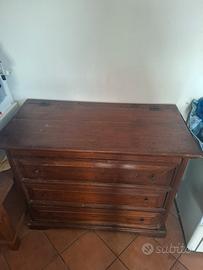 Antico cassettone madia in legno massello