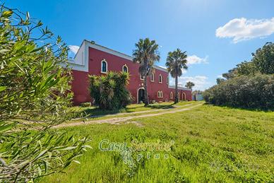 Antica e prestigiosa masseria nel Salento