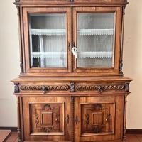 Elegante Credenza Doppio Corpo in Noce Massello