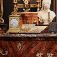 valuto  mobili, dipinti ed oggetti d'epoca 