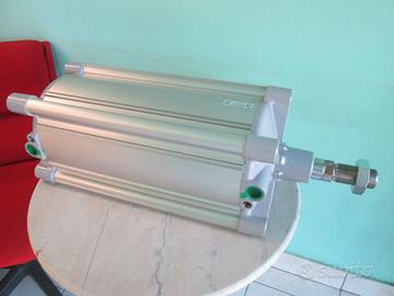 Cilindro dm 200 Pneumatico Pneumax