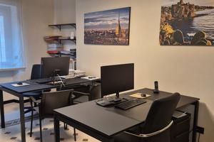 Camera in studio commerciale