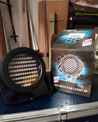 N. 6 faretti RGB 25 watt completi di telecomando