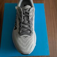 Hoka running Bondi 8