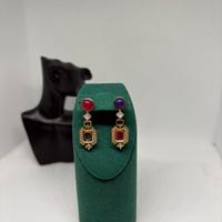 Orecchini nuovi pendenti