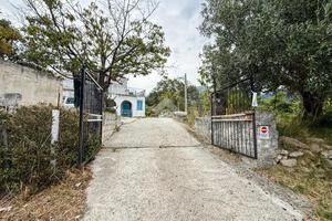 2 LOCALI A FALCONARA ALBANESE