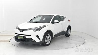 TOYOTA C-HR 1.2t Active 2wd