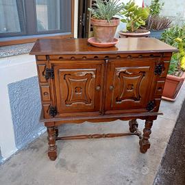 mobiletto tenuto bene