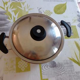 pentola AMC cm28 con coperchio  mis in foto