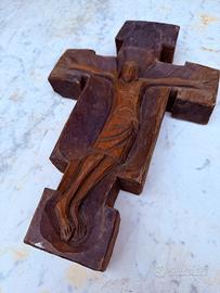 Crocifisso legno intagliato a mano Val Camonica