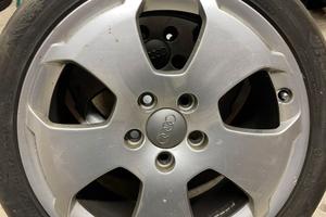 cerchi R17  in lega originali Audi.