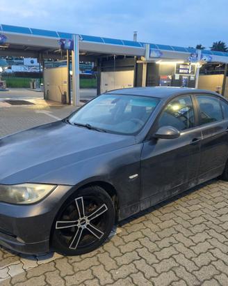 BMW E90 2007 - DA SOSTITUIRE KIT CINGHIA SERVIZIO