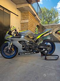 yamaha r1 pista