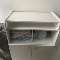 Fasciatoio con piano pieghevole