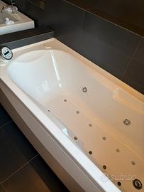 Vasca idromassaggio perfettamente funzionante