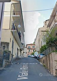 Sacrofano appartamento con posto auto riservato